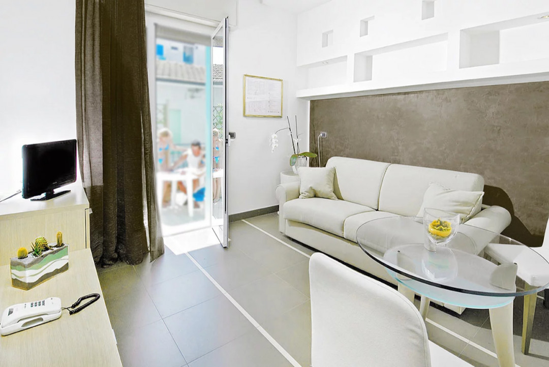 media.Junior-Suite-salotto