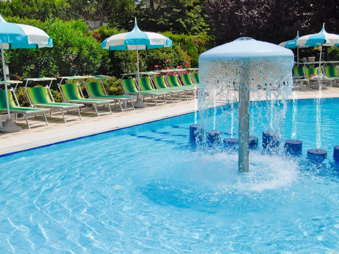 media.piscine-esterne-hotel-morigi (21)